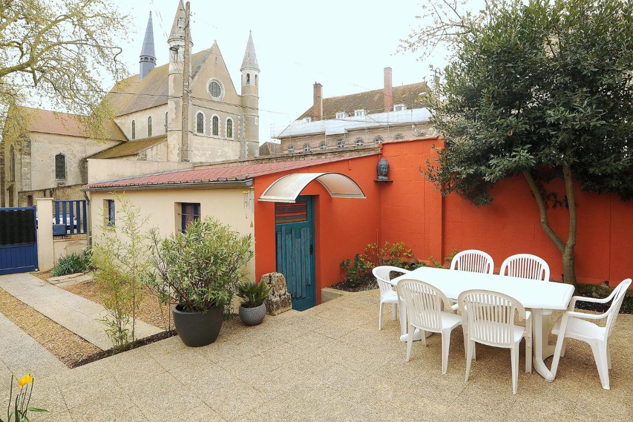 Le Saint Brice Villa Chartres Bagian luar foto